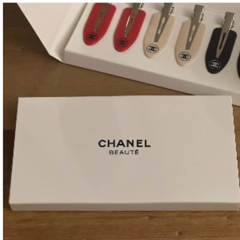 CHANEL Multi- Colored Hair Clips -Red-White-Black